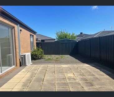 10 Ningaloo Street, Tarneit, Vic 3029 - Photo 2