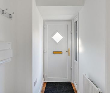 2 bedroom semi-detached house to rent - Photo 3