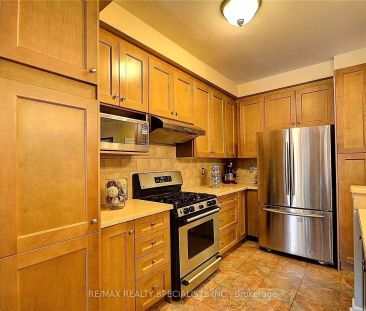 Detached Home For Lease | W9033084 - Photo 4