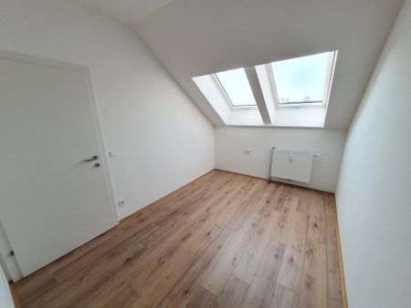 Exklusiv für betreutes Wohnen: Geförderte Altbauwohnung mit Balkon - Photo 3