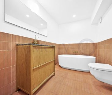 SPACIEUX ATTIQUE RENOVE DE STANDING AVEC EMPLACEMENT IDEAL - Foto 4