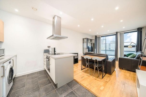 3 bedroom flat to rent - Photo 1