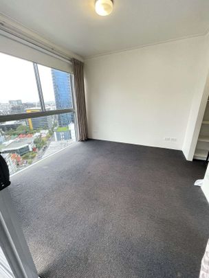 Unfurnished Premium 2-Bedroom, 2-Bathroom Apartment with 1 Car Park - Photo 1
