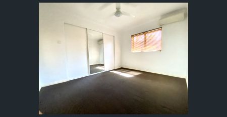 FULLY FENCED 3 BEDROOM PROPERTY - Photo 2