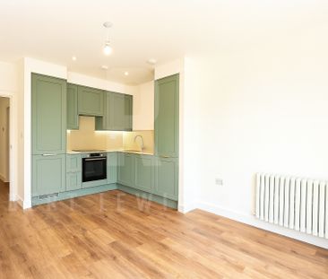 Stylish One-Bedroom Apartment with Balcony Views – Muswell Hill N10 - Photo 5