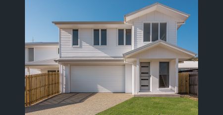 Relaxed Coastal Living in the Heart of Lennox Head - Photo 4