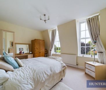 2 bedroom Flat To Let - Photo 3