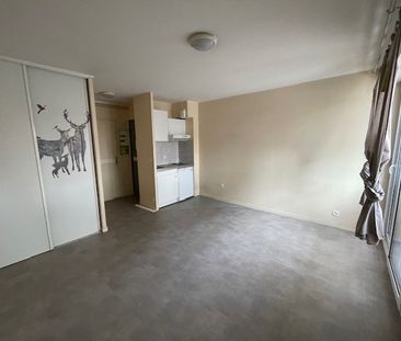 Location Appartement 1 pièce 22m² DEVILLE LES ROUEN 76250 - Photo 2