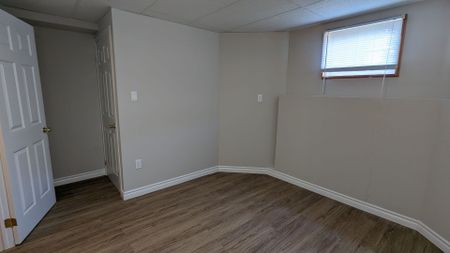 For Lease - 76 Srigley Street, Barrie, Ontario - Photo 5