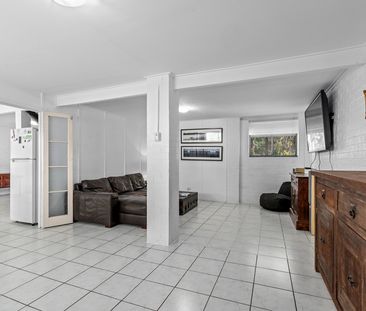 493 Redbank Plains Road, Redbank Plains QLD 4301 - House For Rent |... - Photo 5