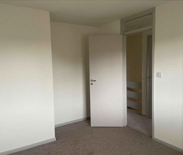 3 bedroom end of terrace house to rent - Photo 2