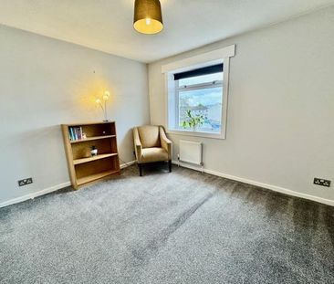 2 bedroom semi-detached house to rent - Photo 4