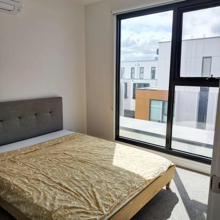 Port Melbourne - Photo 4