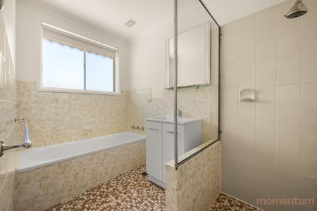 30 Spafford Crescent, Farrer ACT 2607 - House For Rent | Domain - Photo 2