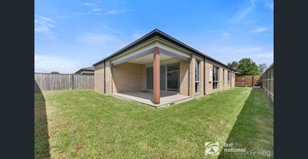 Family Home in Cascades – Convenient Location Opposite Scenic Wetlands - Photo 4