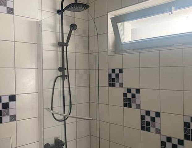 Hochwertige 2,5 ZW. "Vollmöbliert" TOP Lage Frankf. Gallus max. 2 Pers. - Foto 1