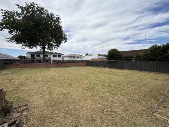 Spacious Home in a sought after pocket ! - Photo 1