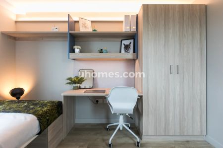 1 Bedroom, 1 Bathroom - Photo 3