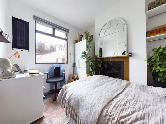 4 bedroom terraced house to rent - Photo 1