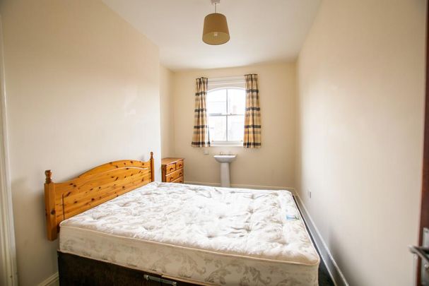 1 bedroom in a house share to rent - Photo 1