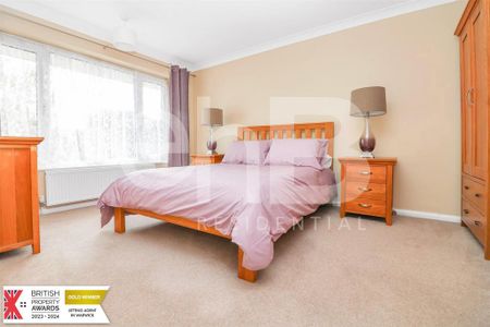 3 bedroom semi-detached house to rent - Photo 3