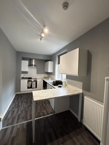 2 Flat 2 Ashwood Villas, Leeds, LS6 2EJ - Photo 2