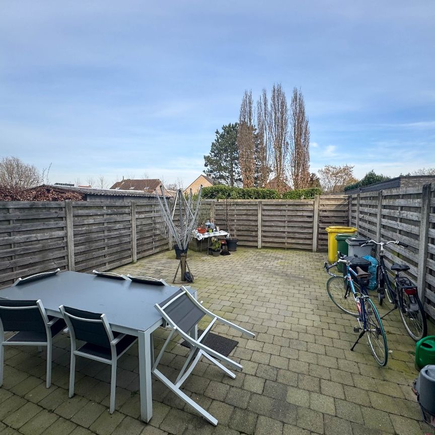 Gelijkvloers app. met 2 slpk, terras en carport in Tongerlo - Photo 1