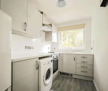 Avon Drive, Alderbury, SP5 - Photo 6