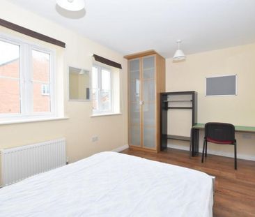 3 bedroom semi-detached house to rent - Photo 5