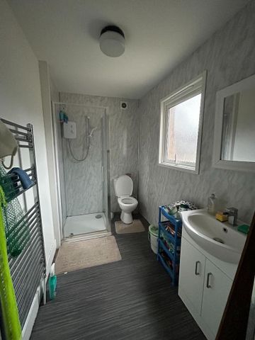 House share to rent - Photo 4