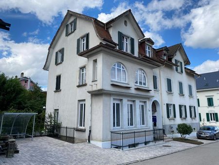 Aussergewöhnliche 2.5-Zi-Dachwohnung im Breitequartier zu vermieten. - Photo 4