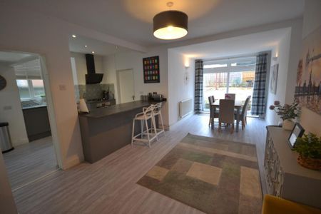 3 bedroom semi-detached house to rent - Photo 2