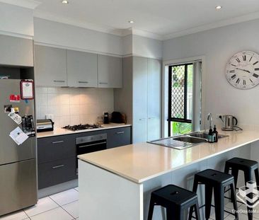 Furnished Studio Apartment - All Bills Included - Resort Style Comp... - Photo 4