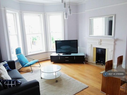 3 bedroom flat to rent - Photo 1