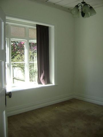 Central Remuera 4-5 Bedroom character Villa - Photo 3