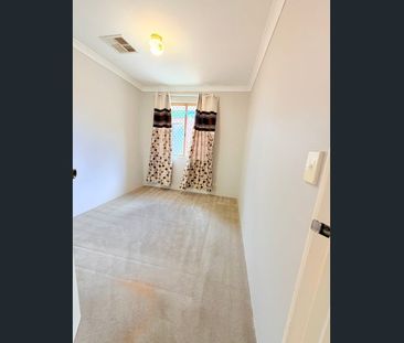 Stylish 3-Bedroom Front Unit with Courtyard in Prime Rivervale Loca... - Photo 3