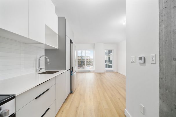 37 Boul. Brunswick, #321 - Photo 1