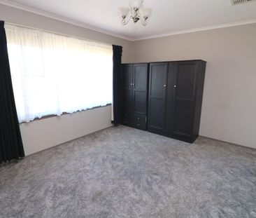 A family home in a perfect location. - Photo 1