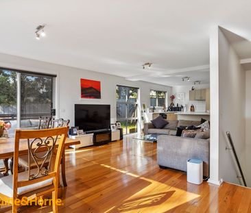 Generous Family Townhouse - Photo 4