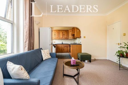 1 bedroom flat to rent - Photo 2