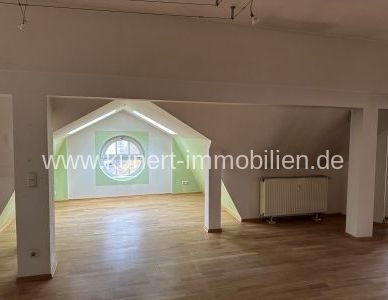 Exklusive 2-Raum-DG-Wohnung mit herrlichem Ausblick über die hallesche City - Foto 1