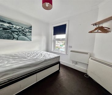 2 bedroom apartment to rent Worthing, BN14 - Photo 4