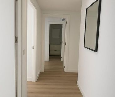 4 room luxury Flat for rent in Valencia - Photo 4