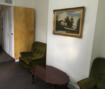 Room in a Shared House, Ruckholt Road, E15 - Photo 1