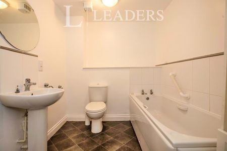 2 bedroom flat to rent - Photo 4