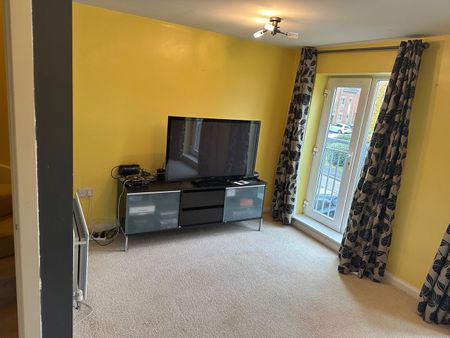 4 Bed Terraced House, Burroughs Close, CV2 - Photo 4