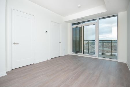 For Lease - 9000 Jane Street Unit# 919, Vaughan, Ontario - Photo 4