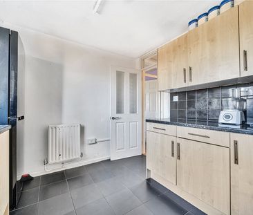 Tottenhall Road, N13, London - Photo 4