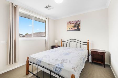 Exquisite Family Living in a Modern Luxury Home - Photo 4