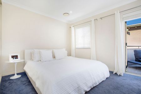 Three Bedroom Bondi Townhouse - Photo 5